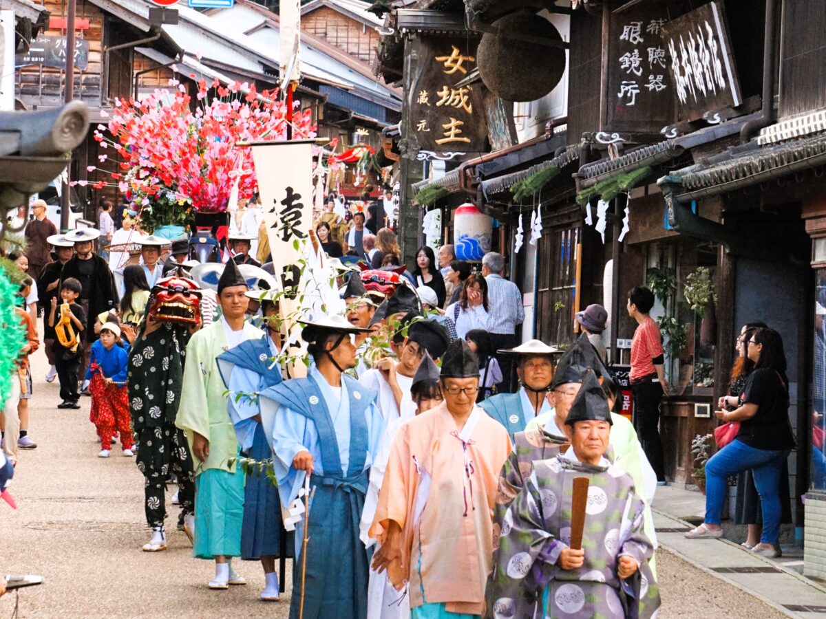 秋祭り神輿渡御行列
